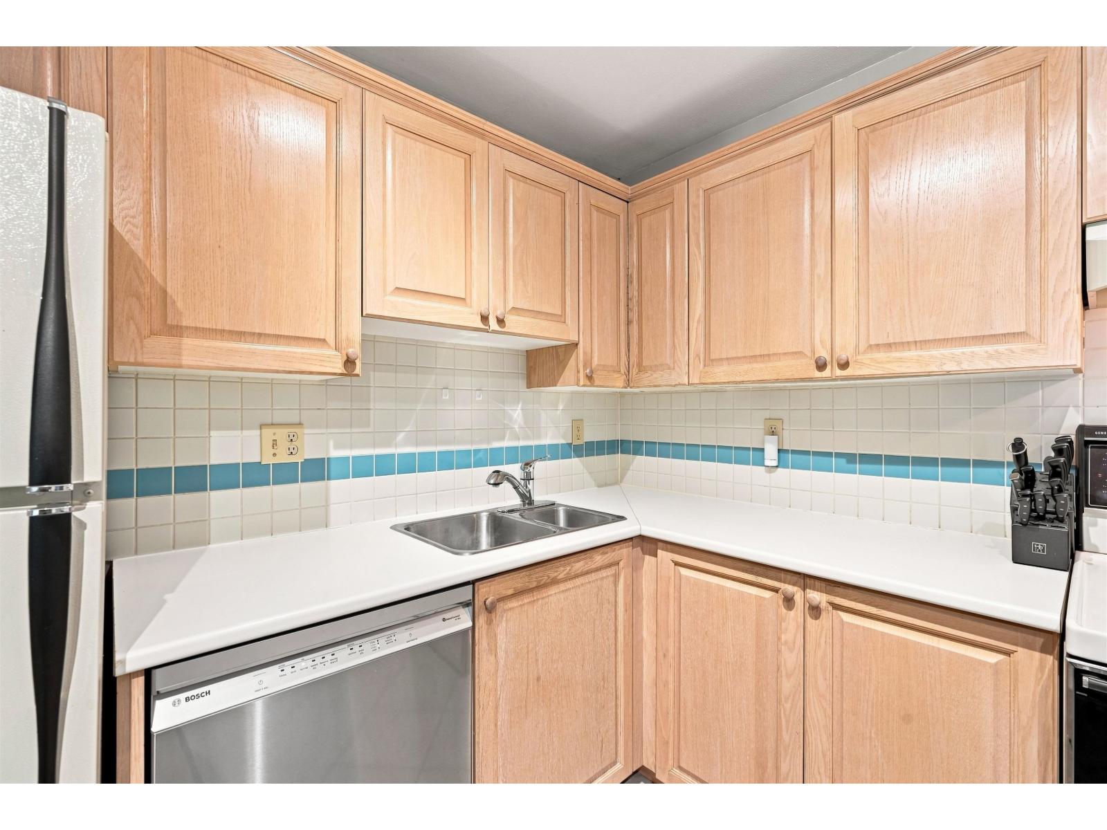203 1840 E SOUTHMERE CRESCENT, Surrey — photo 9