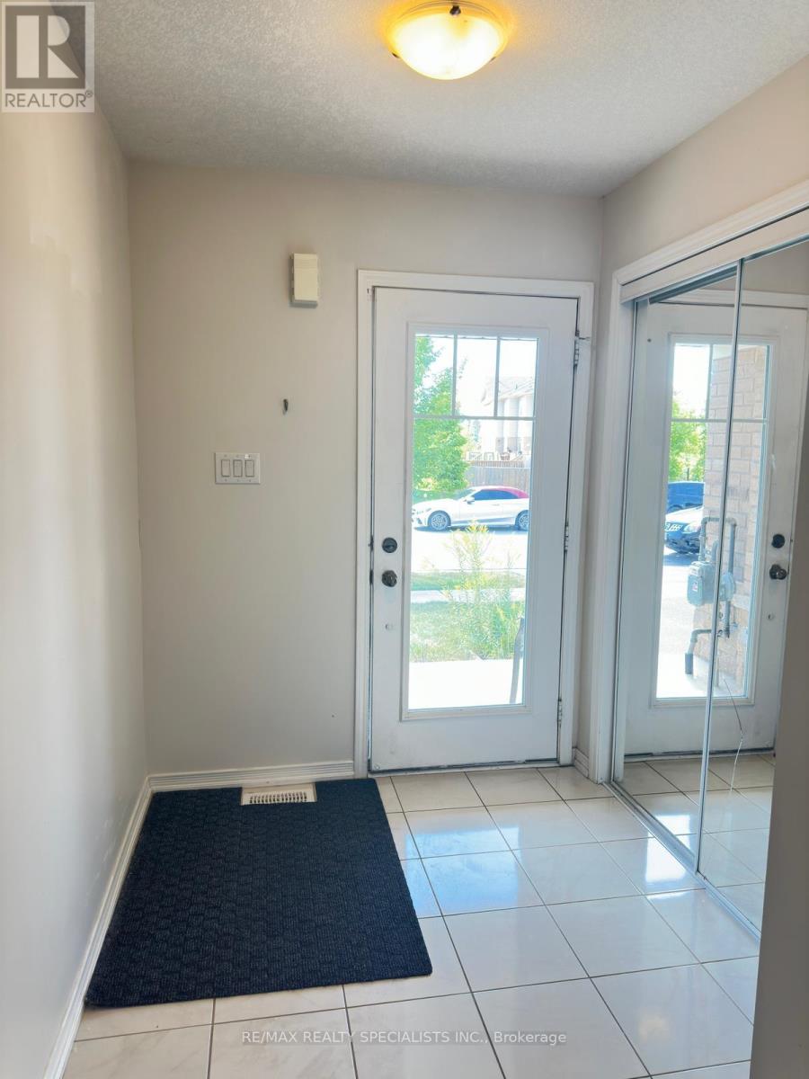 9 COLE CRESCENT, Brantford — photo 2
