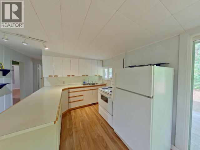 3010 OAK STREET - 8