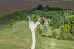 Den - 5113 201 Highway E, Letellier, MB R0G1C0 Photo 6