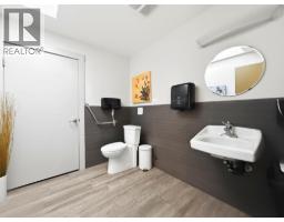 4pc Bathroom - 3975 June Springs Road, Kelowna, BC V1W4E4 Photo 18