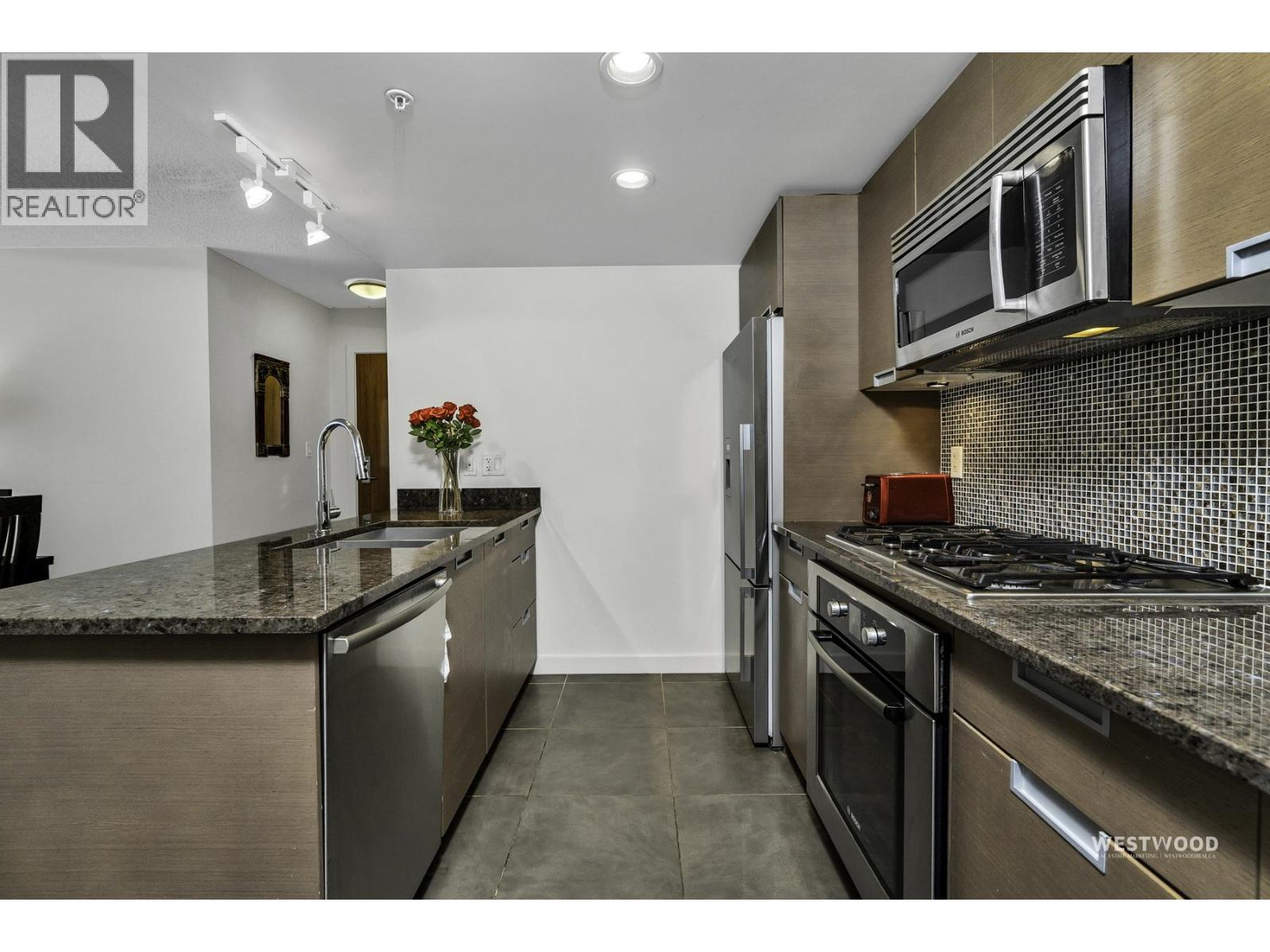 661 2080 W BROADWAY, Vancouver — photo 6