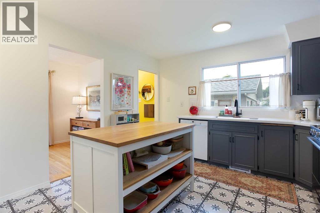 412 78 Avenue NE, Calgary — photo 9