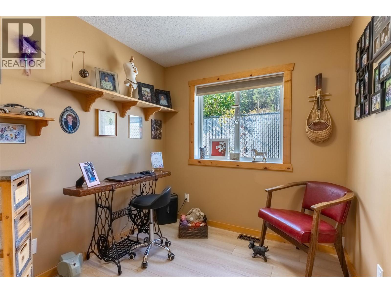 #86 1555 Howe Road - 14