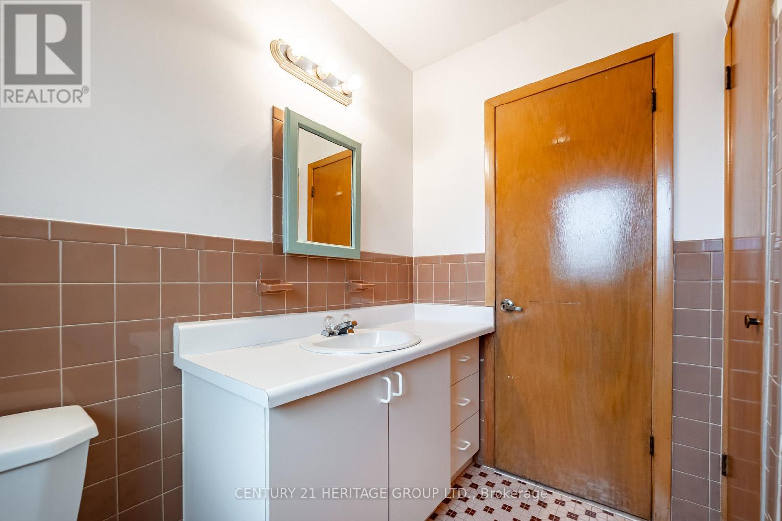 19 LANTOS COURT - 31