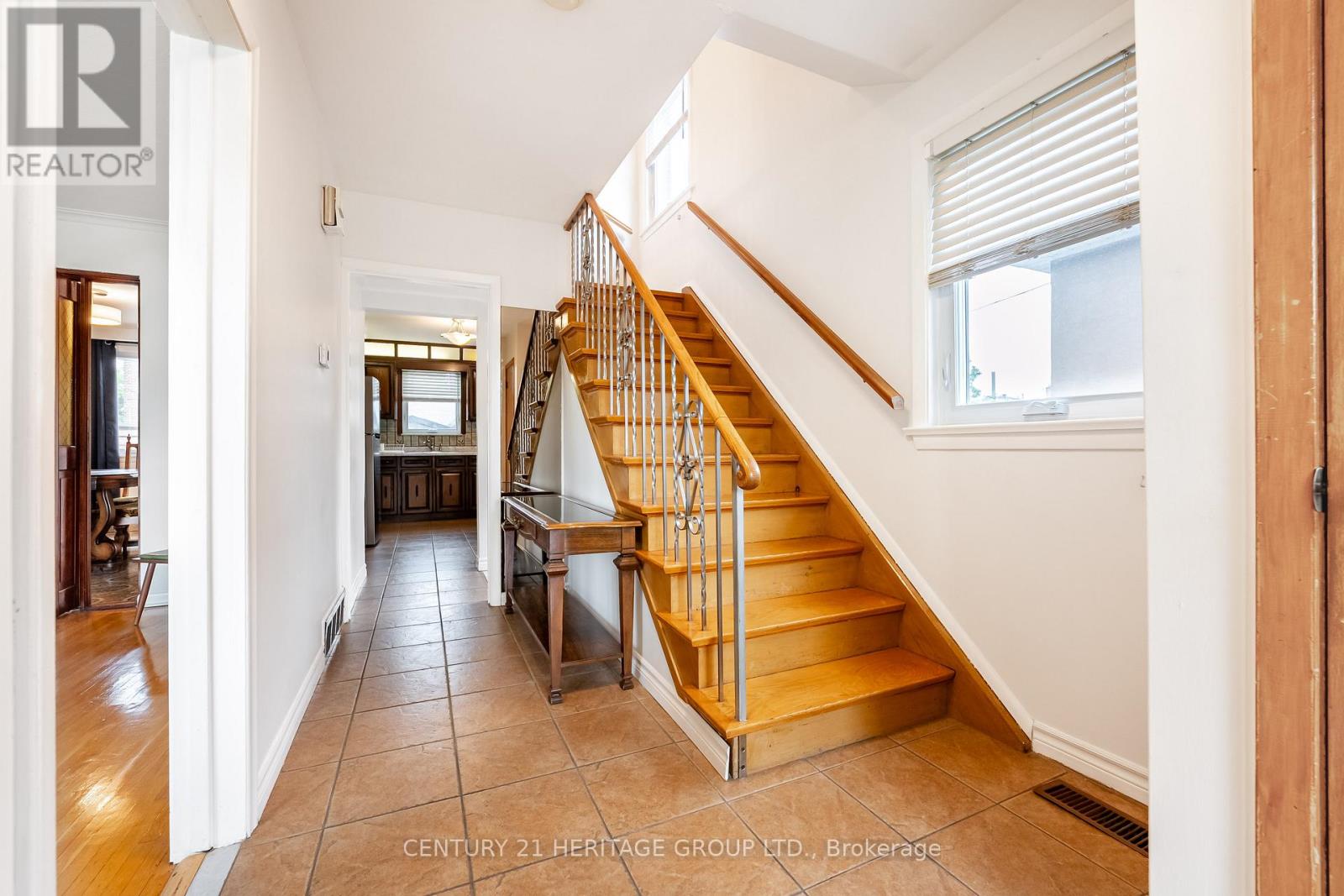 19 LANTOS COURT - 7