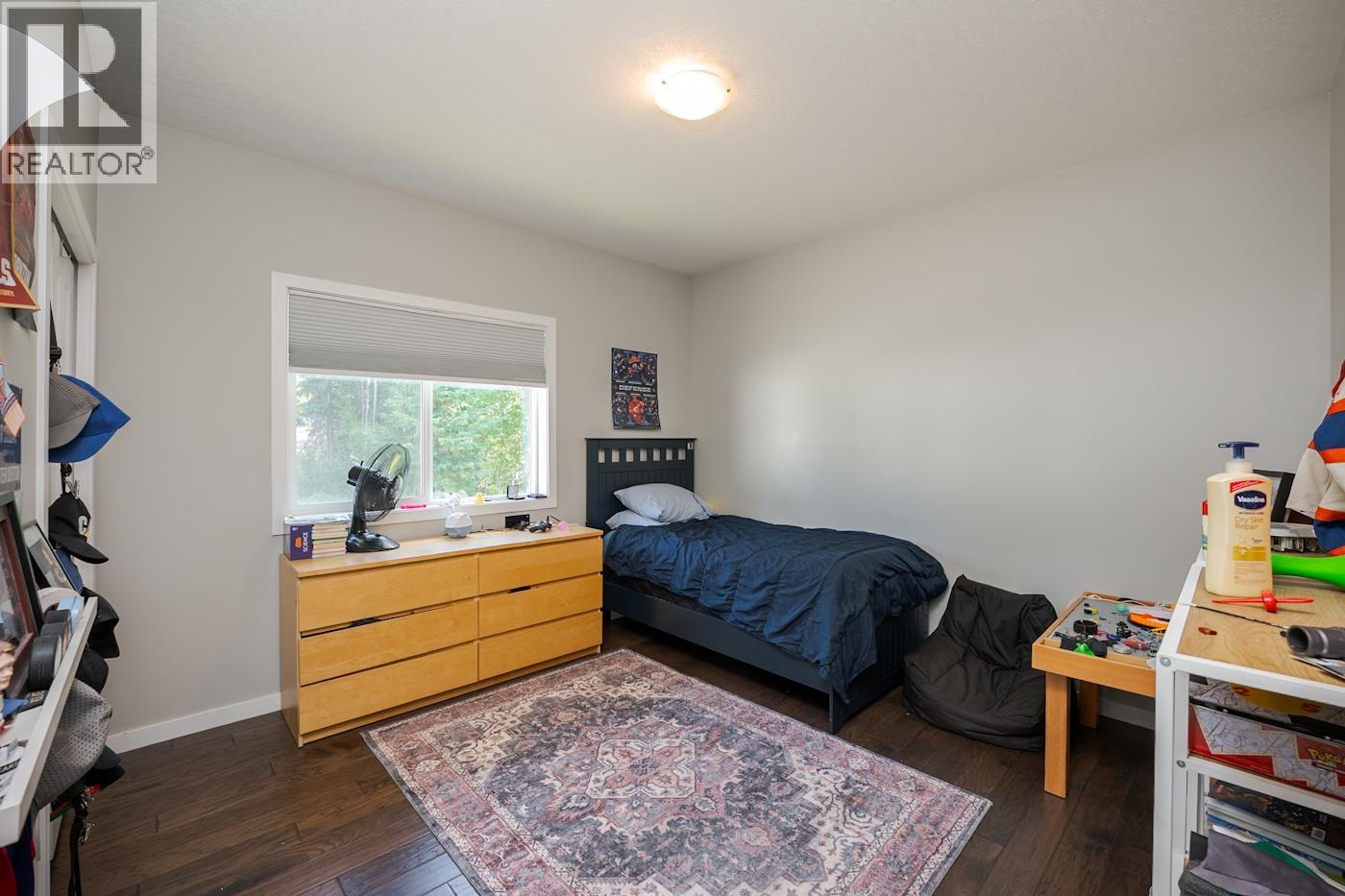 8615 ROBSON ROAD - 18