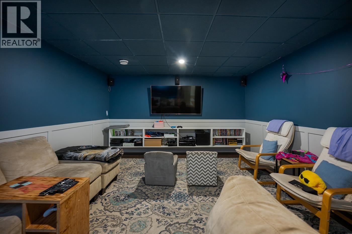 8615 ROBSON ROAD - 25