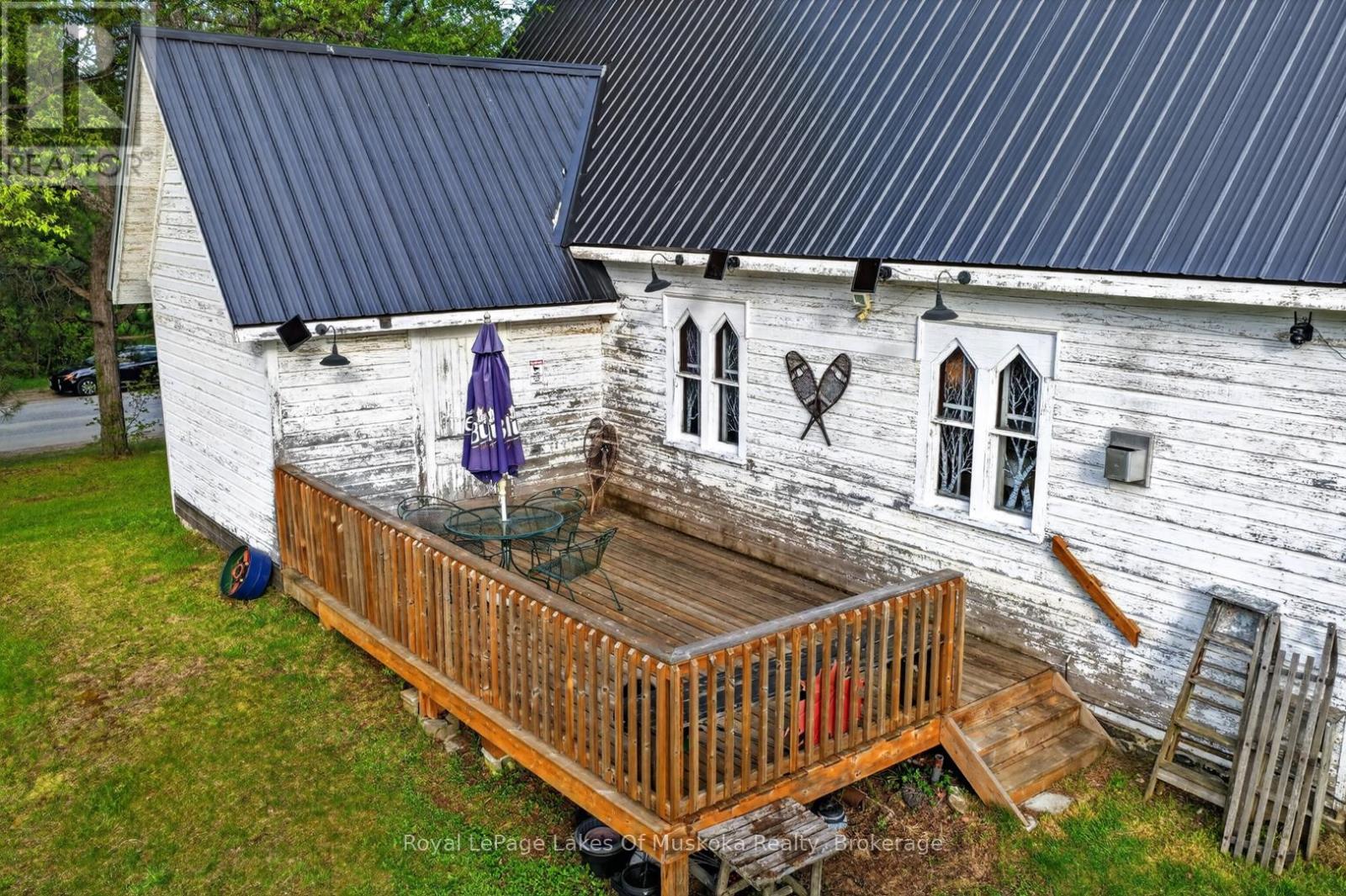 14 Rain Lake Road East — photo 29