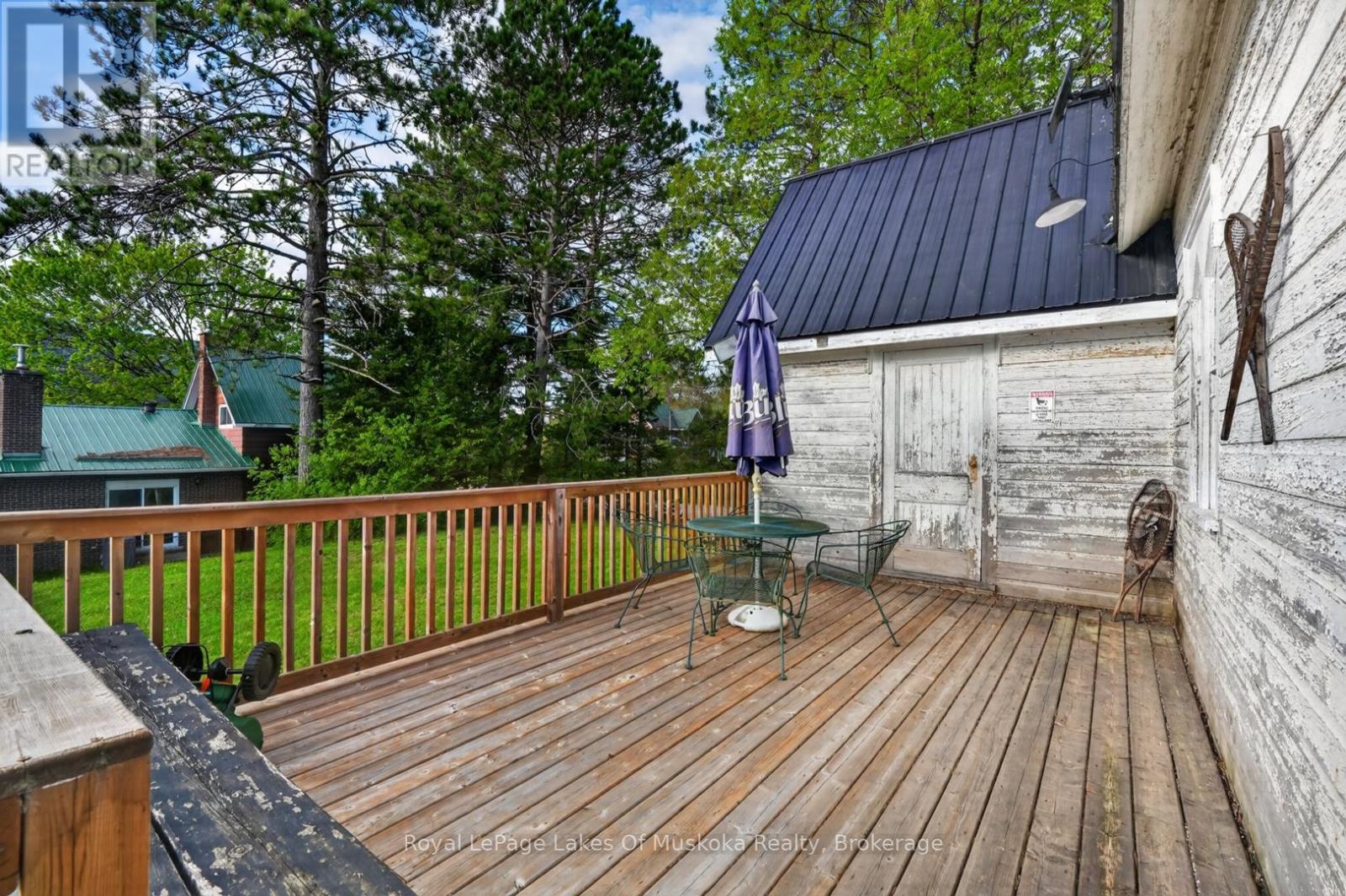 14 Rain Lake Road East — photo 32