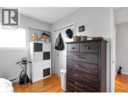 1725/1727 Ashdale Pl, Saanich, BC V8N1P1 Photo 24