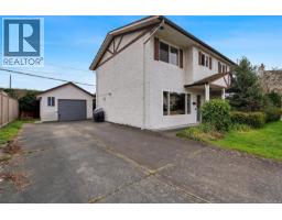 1725/1727 Ashdale Pl, Saanich, BC V8N1P1 Photo 30
