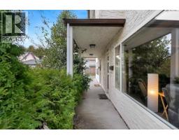 1725/1727 Ashdale Pl, Saanich, BC V8N1P1 Photo 31