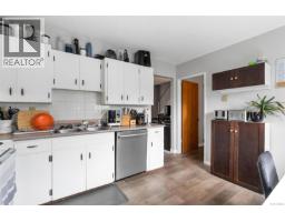 1725/1727 Ashdale Pl, Saanich, BC V8N1P1 Photo 37
