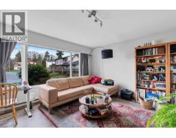 Primary Bedroom - 1725/1727 Ashdale Pl, Saanich, BC V8N1P1 Photo 8