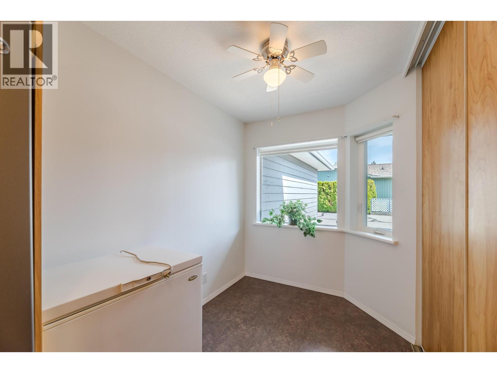 #10 11121 Scott Street - 10
