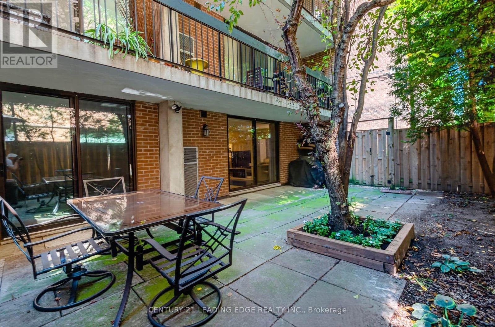 212 St George Street — photo 26