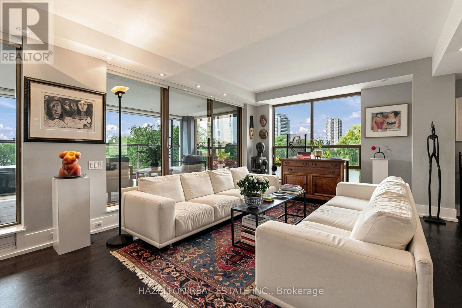 #605 4 LOWTHER AVENUE - 15
