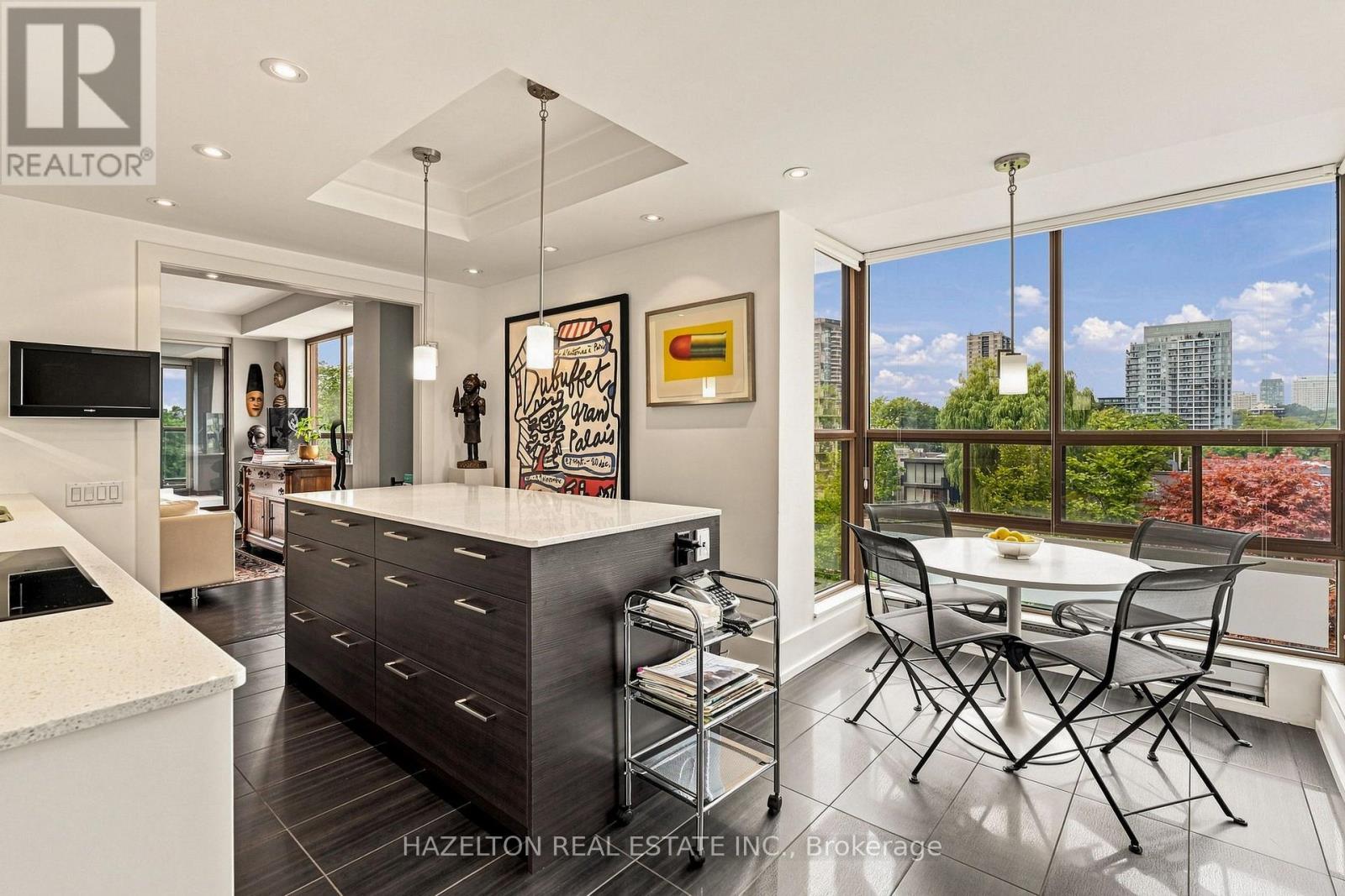 #605 4 LOWTHER AVENUE - 18
