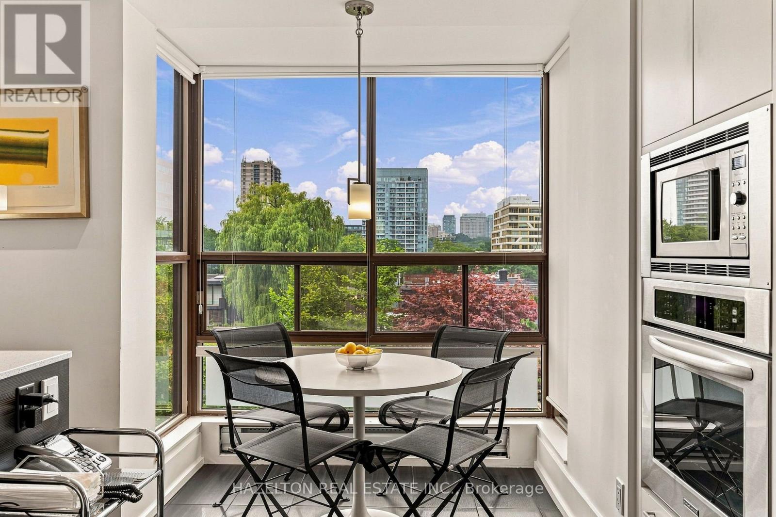 #605 4 LOWTHER AVENUE - Image 24
