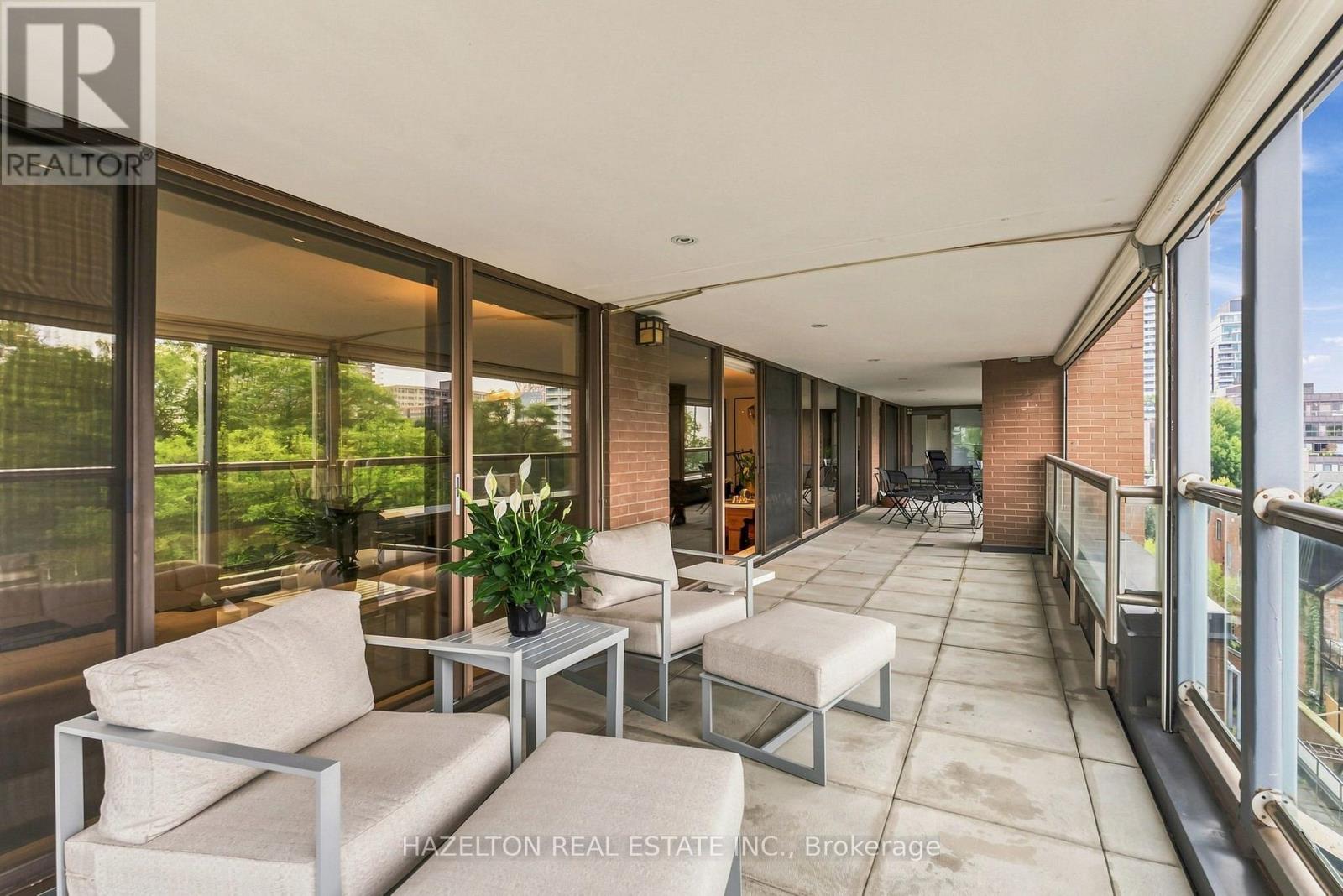 #605 4 LOWTHER AVENUE - Image 44