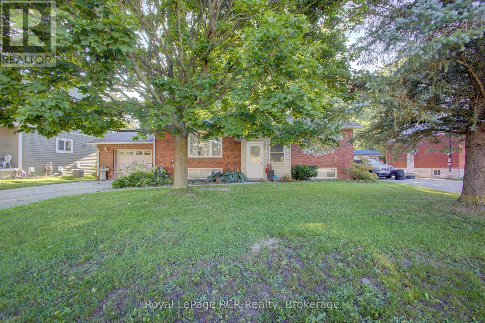 114 PRESTON STREET S, Wellington North (Arthur) — photo 2