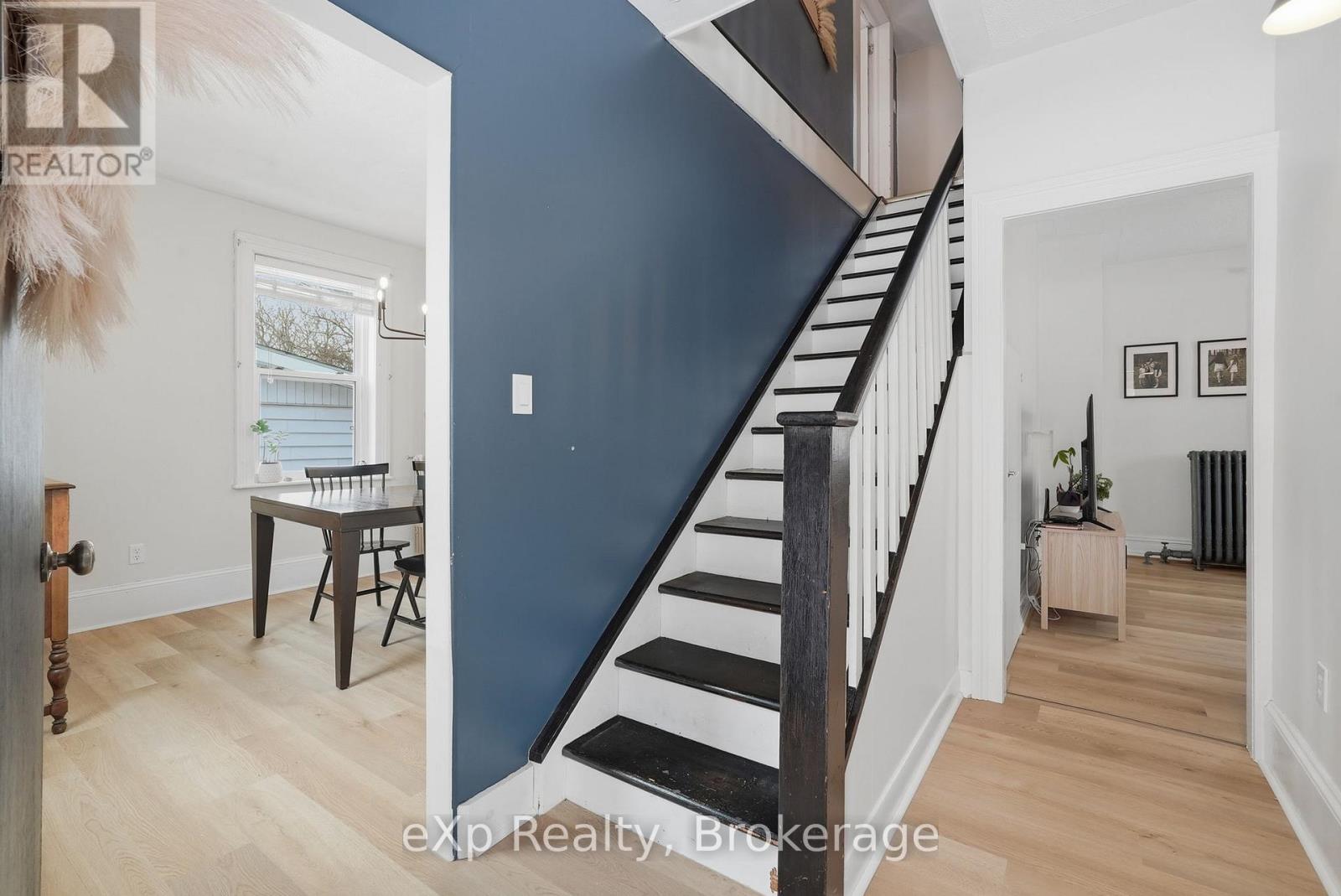 255 WATERLOO STREET - 23