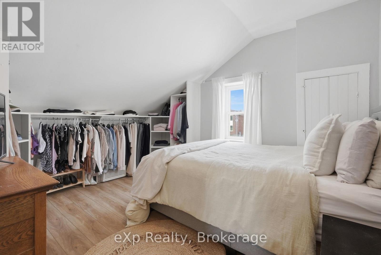 255 WATERLOO STREET - 26
