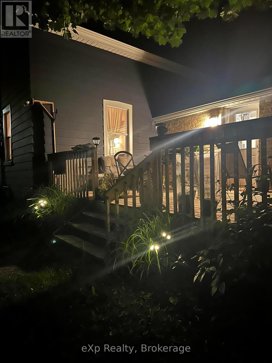 255 WATERLOO STREET - Image 33