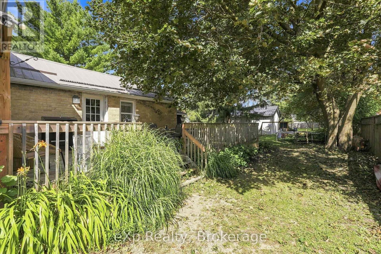255 WATERLOO STREET - 36