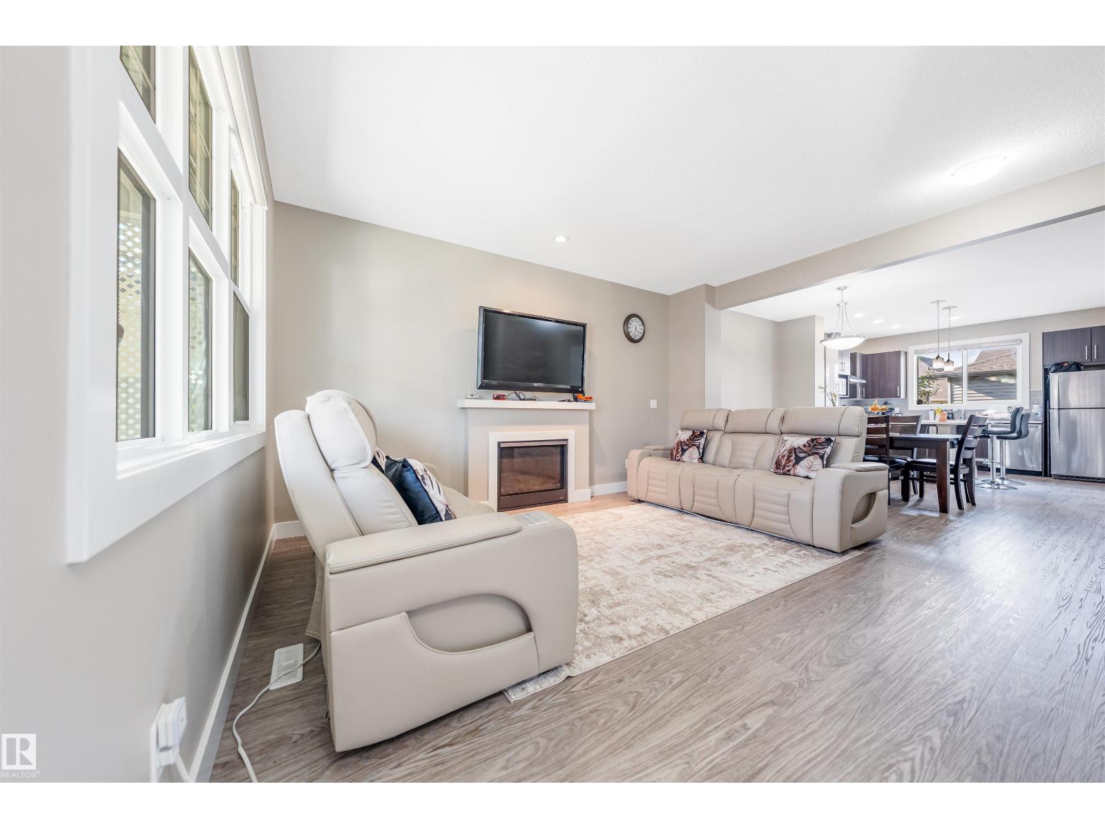 818 35A AVE NW - 10