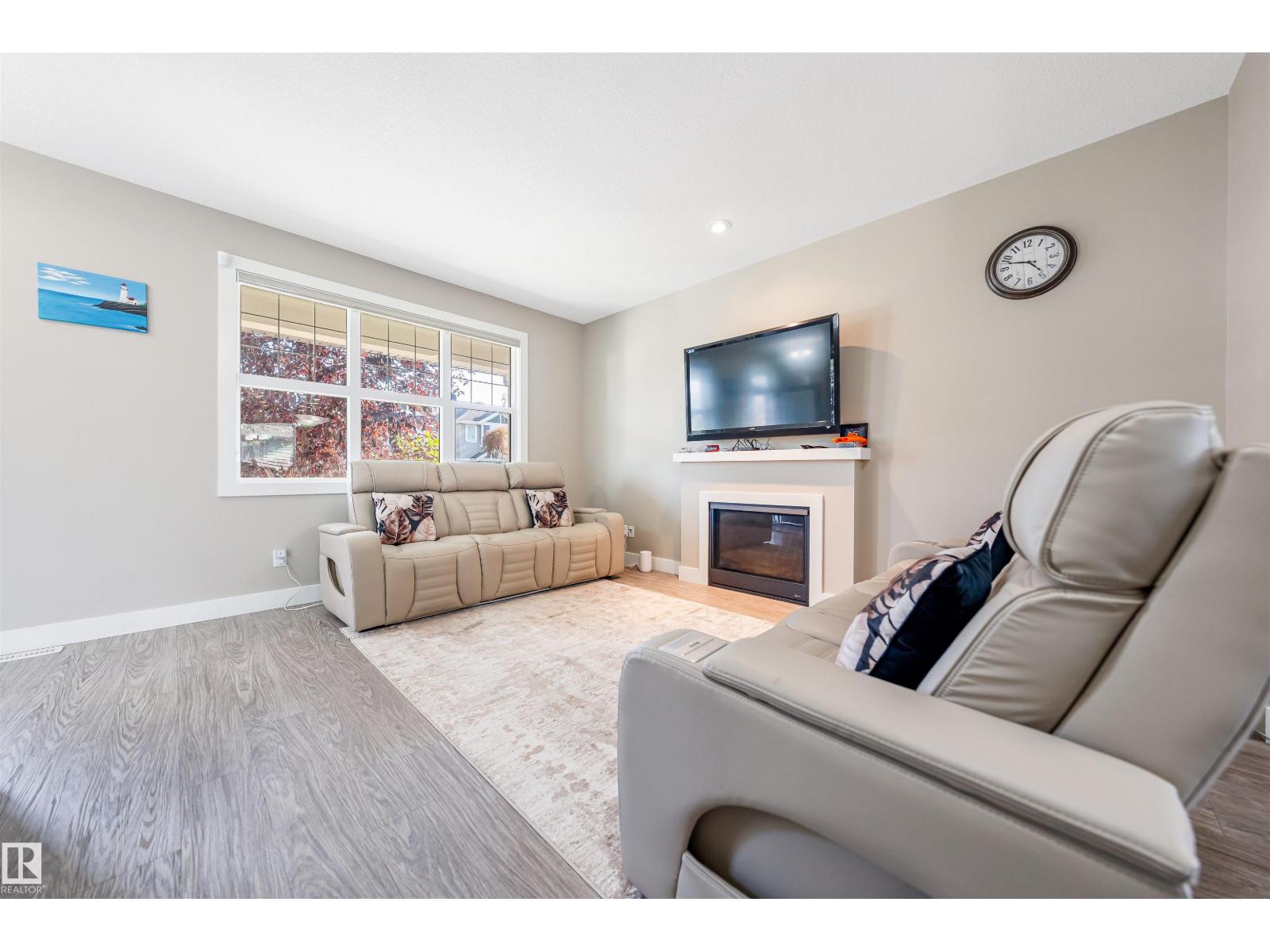 818 35A AVE NW - 12