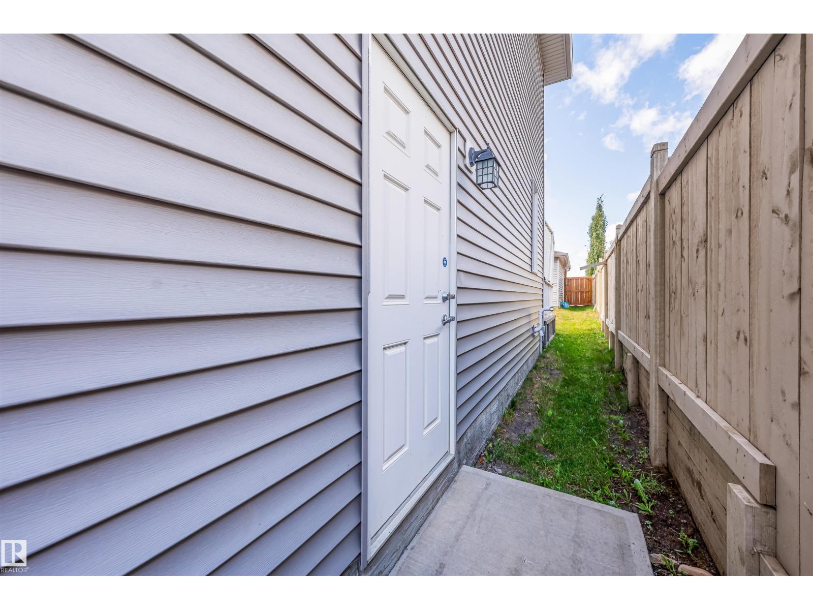 818 35A AVE NW - Image 39