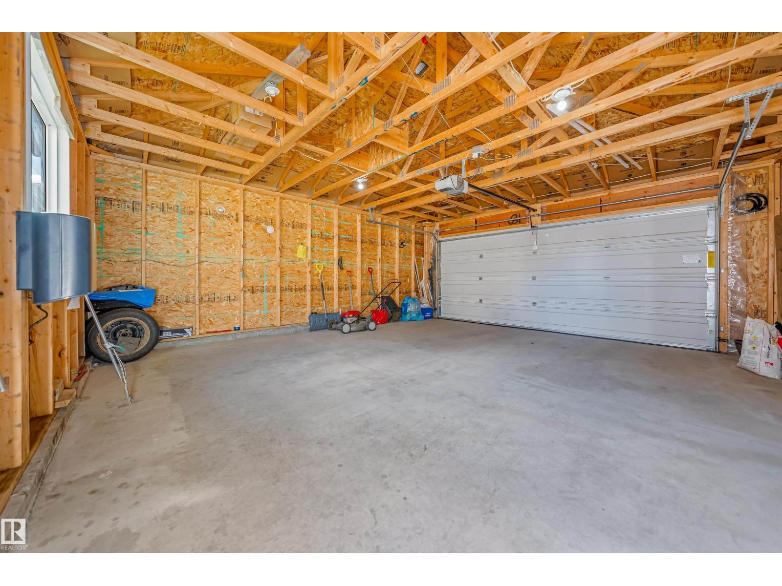 818 35A AVE NW - 43