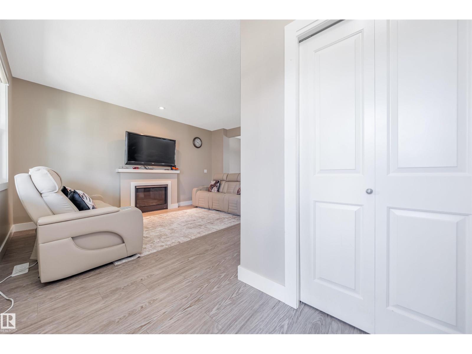 818 35A AVE NW - 9