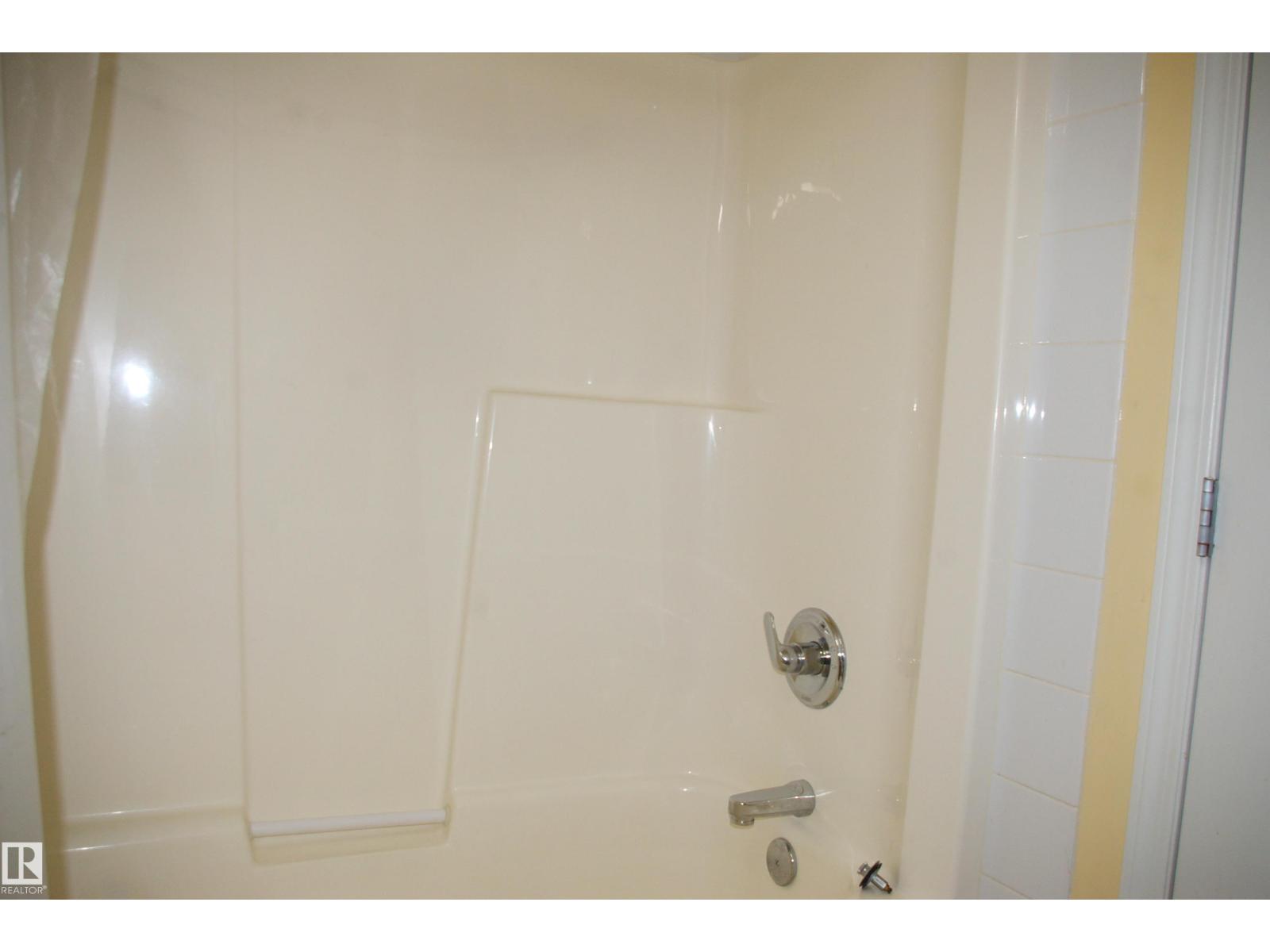 #305 70 WOODSMERE - 19