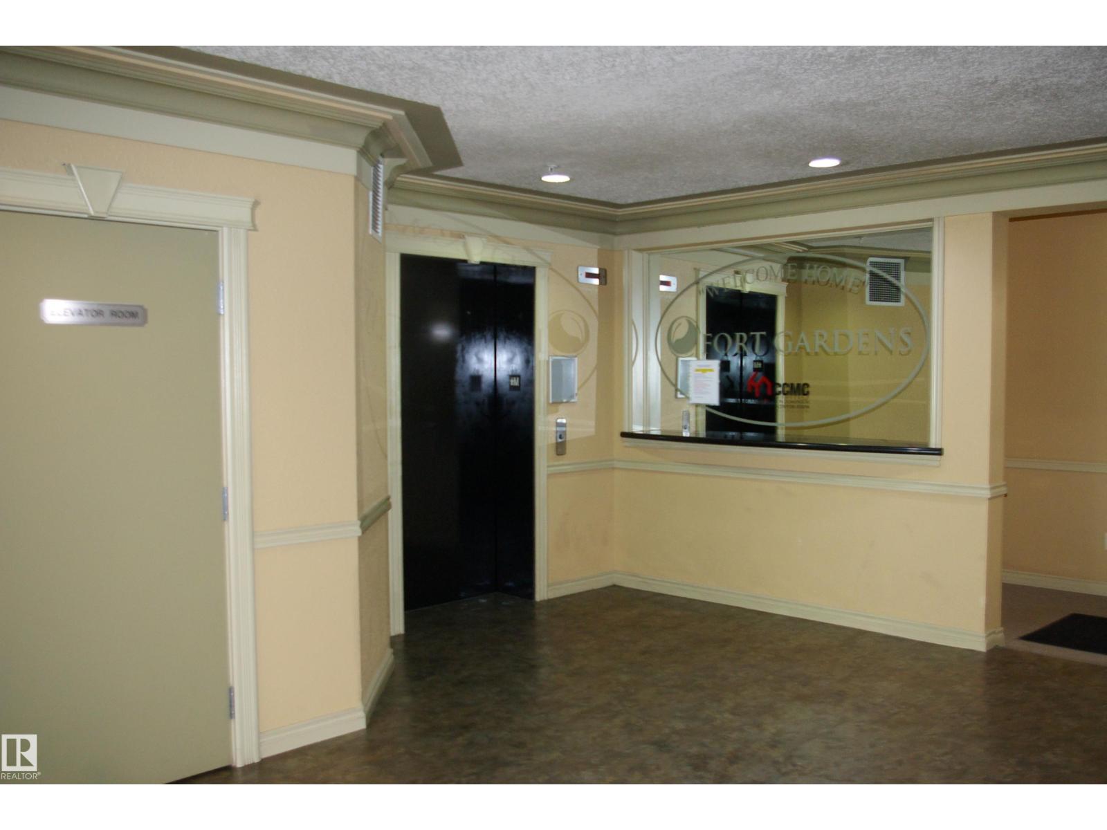 #305 70 WOODSMERE - 6