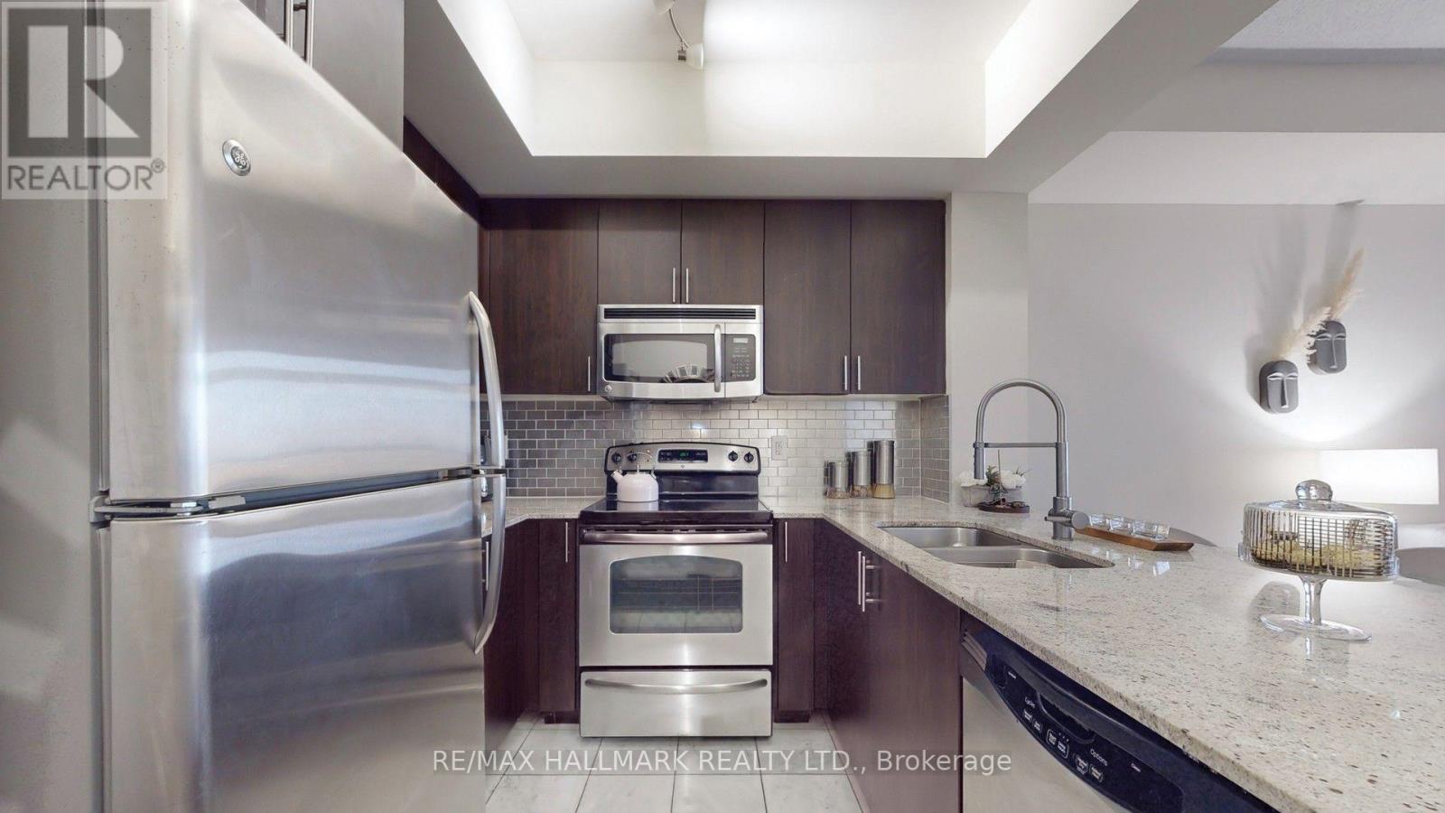 #609 520 STEELES AVENUE W - 18