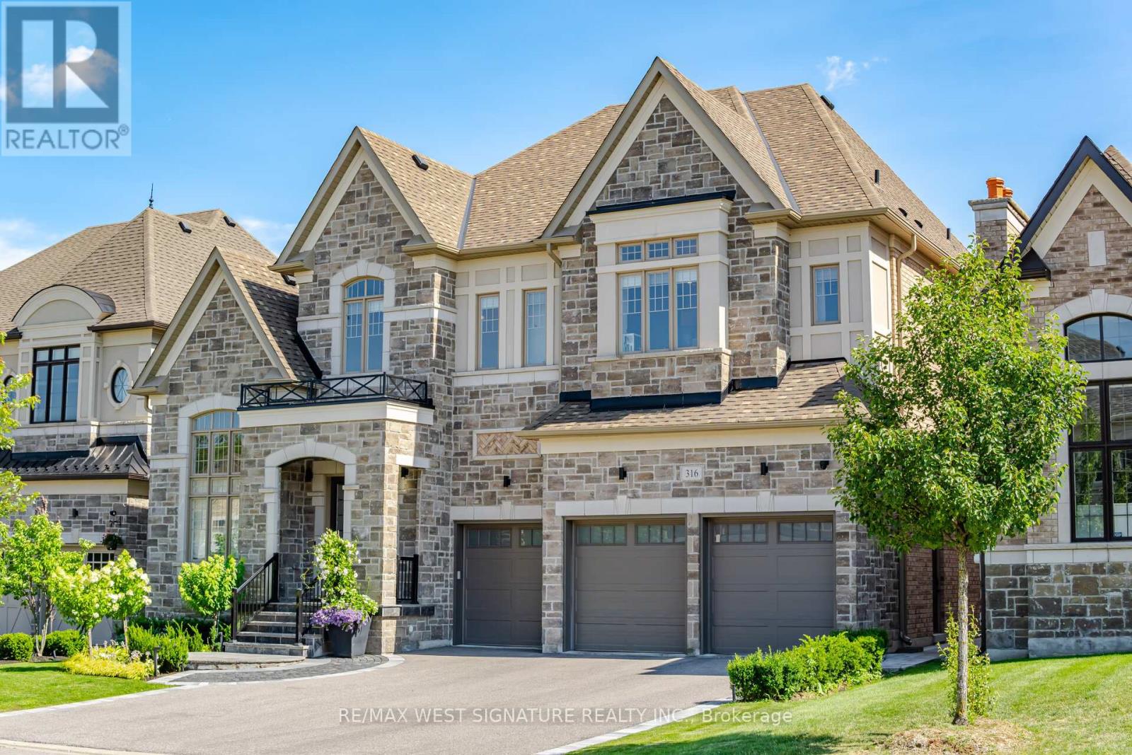 316 Touch Gold Crescent, Aurora — photo 1
