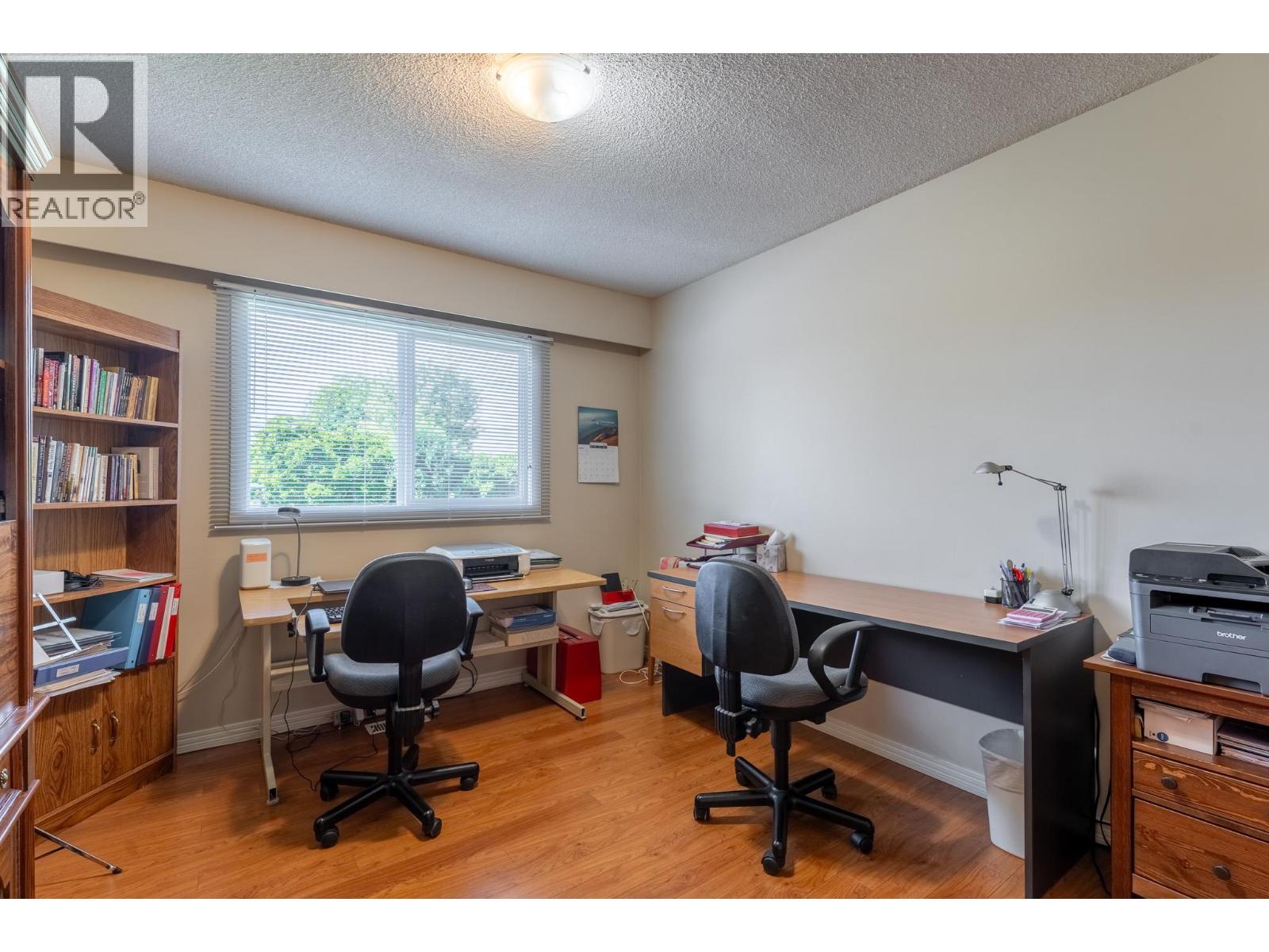 1306 Lombardy Square - 10