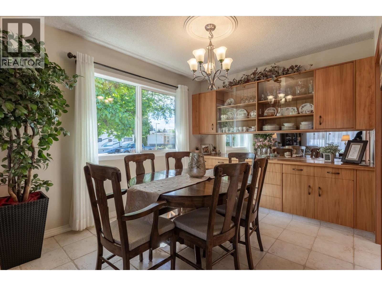 1306 Lombardy Square - 5