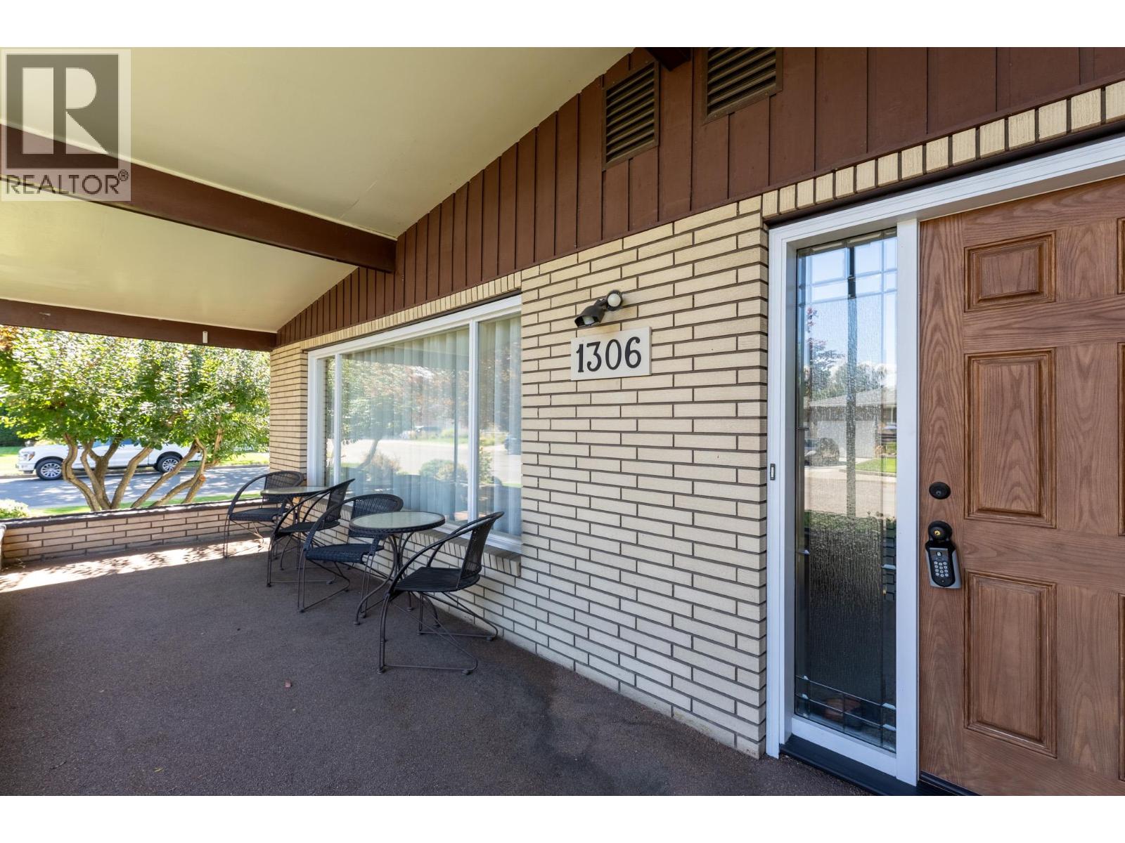 1306 Lombardy Square - 2