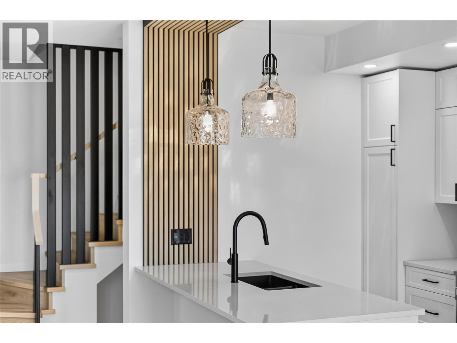 #102 424 Bennett Avenue - Image 4