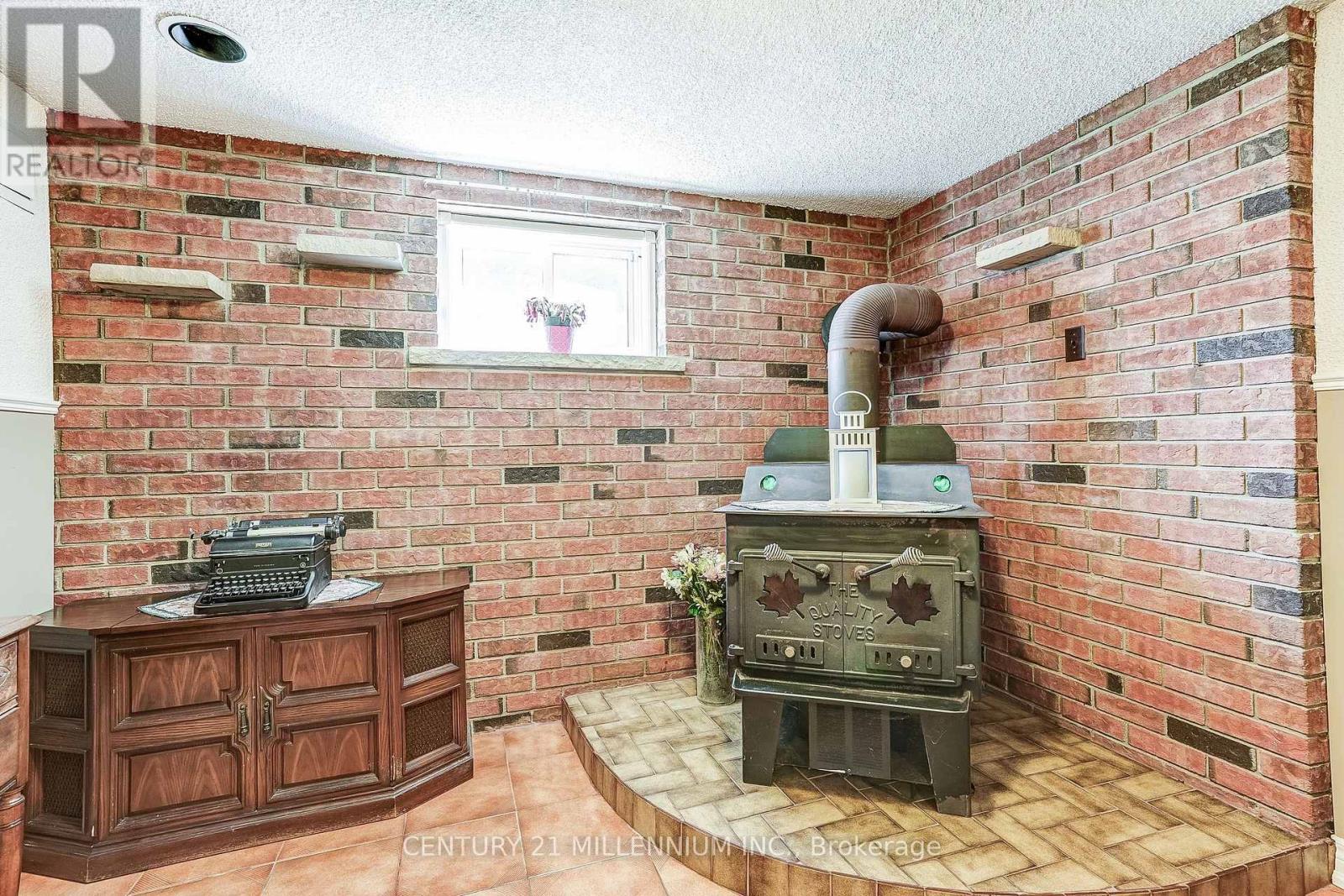 239 DRIFTWOOD AVENUE - 32