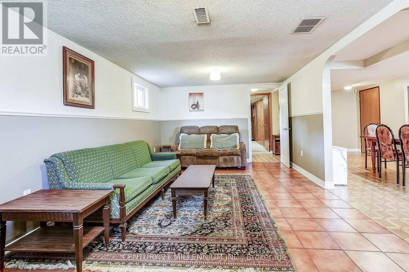 239 DRIFTWOOD AVENUE - Image 33