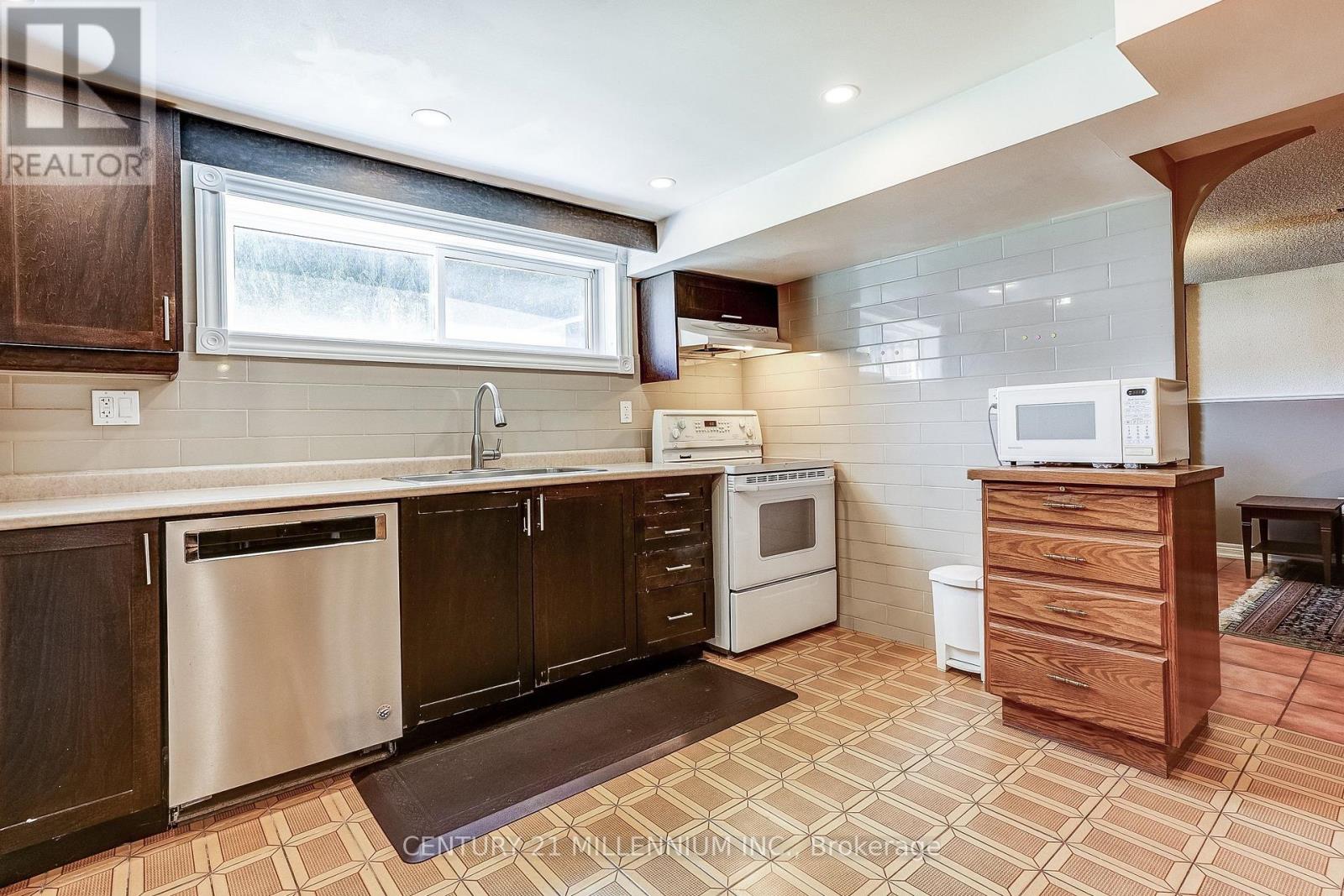 239 DRIFTWOOD AVENUE - Image 35