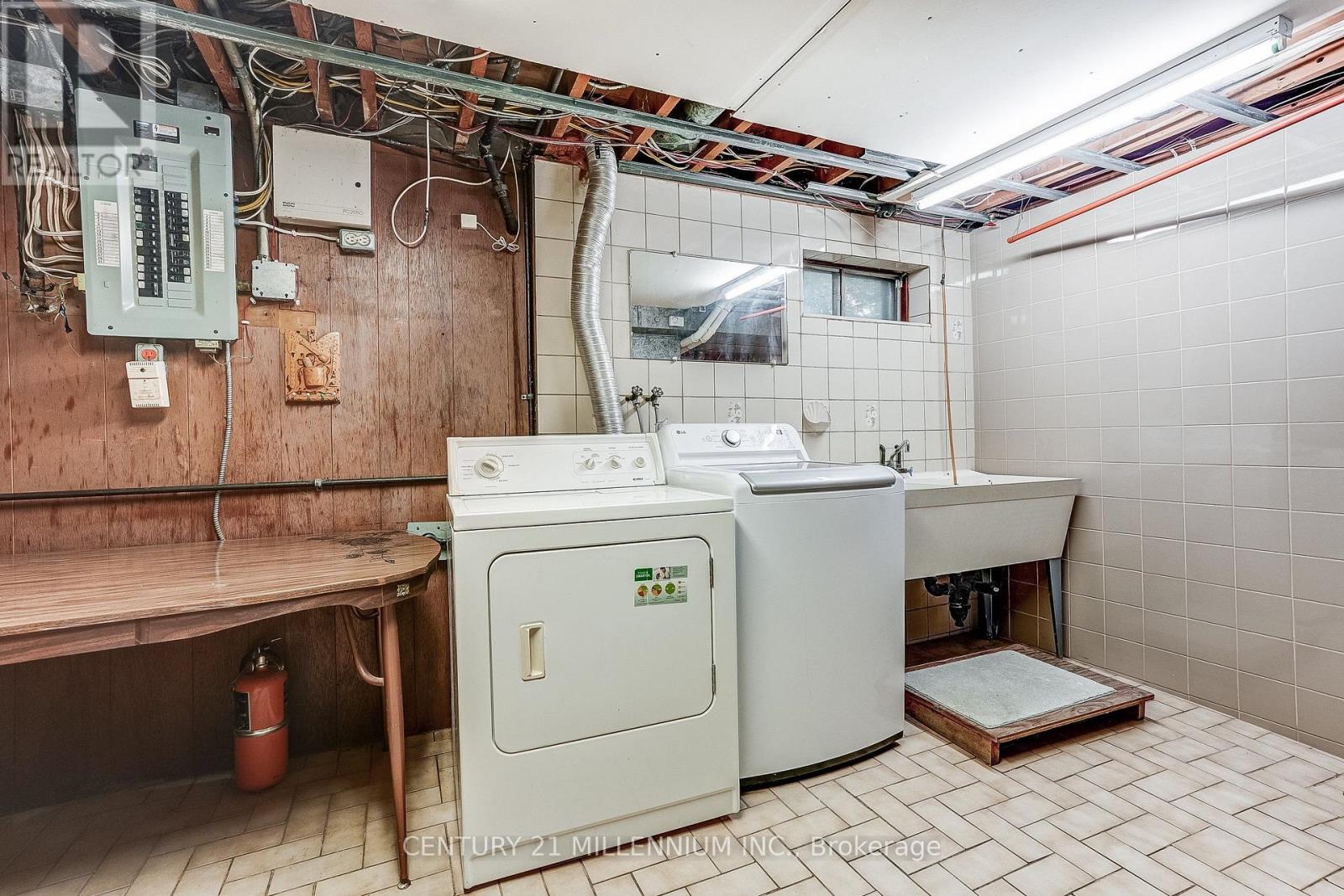 239 DRIFTWOOD AVENUE - Image 43