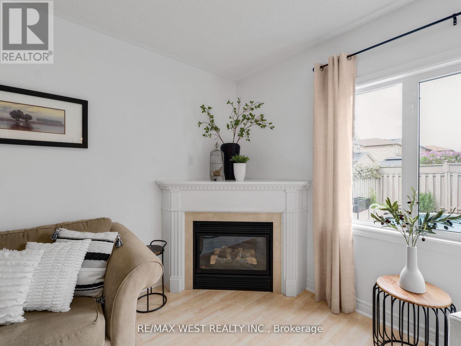 26 SHADY GLEN CRESCENT - 21