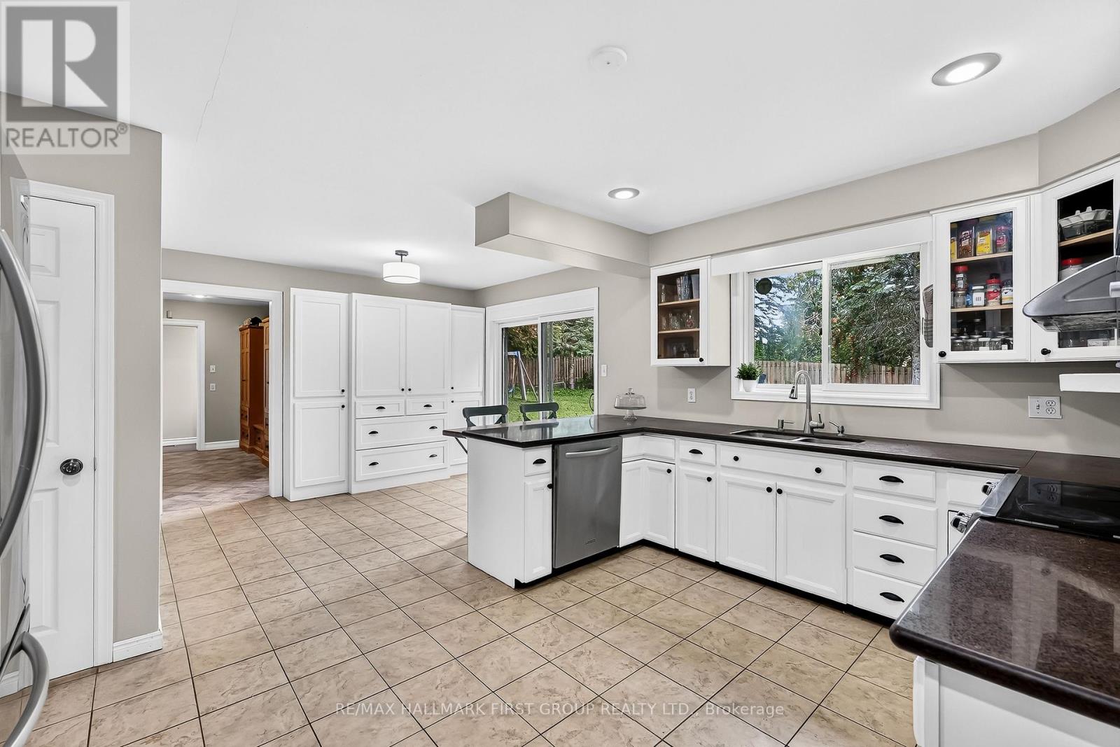 1887 CAMPBELL AVENUE - Image 20