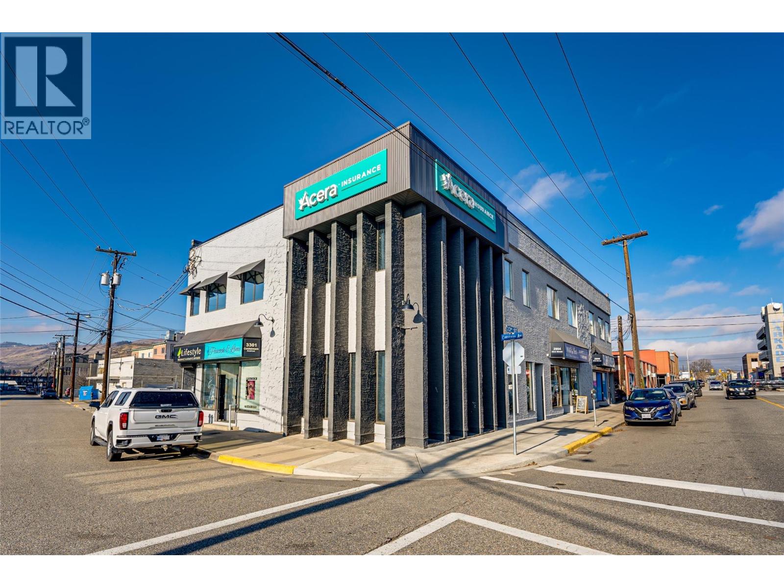 3301 Coldstream Avenue, Vernon — photo 1